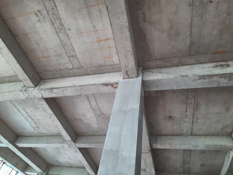 Colunas de ferro e aço para construção civil - Castelofer